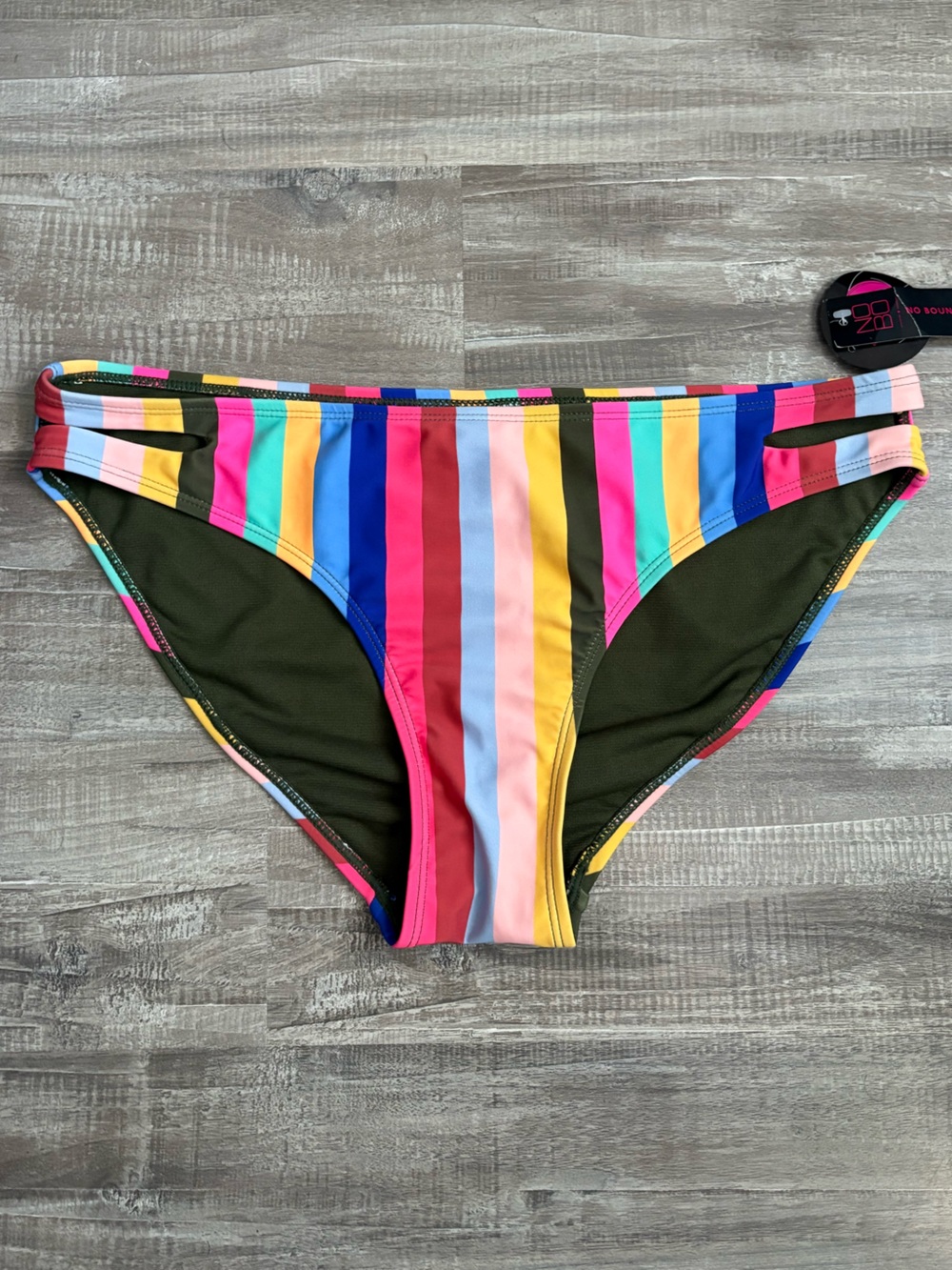 No Boundaries Women’s Multicolor Stripe Bikini Bottom New with tags